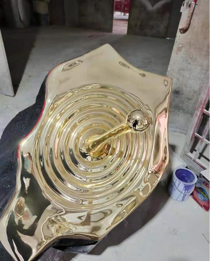 广东项目玻璃钢异形水滴造型雕塑制作完成 广东项目玻璃钢异形水滴造型雕塑制作完成