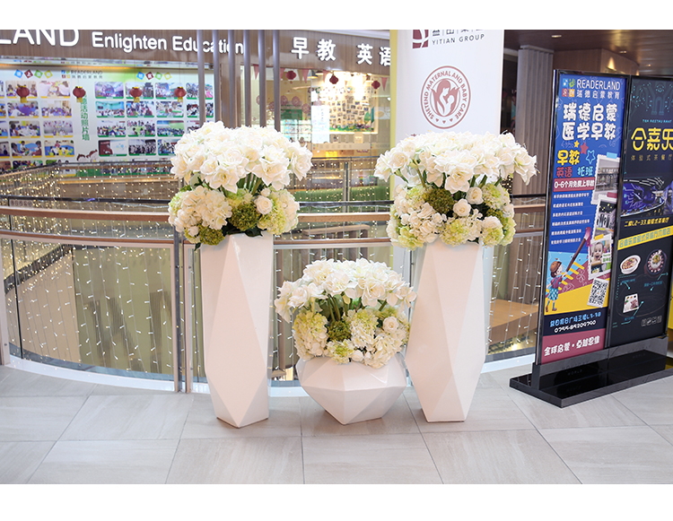 北欧菱形落地大花瓶切面玻璃钢花盆 北欧菱形落地大花瓶切面玻璃钢花盆