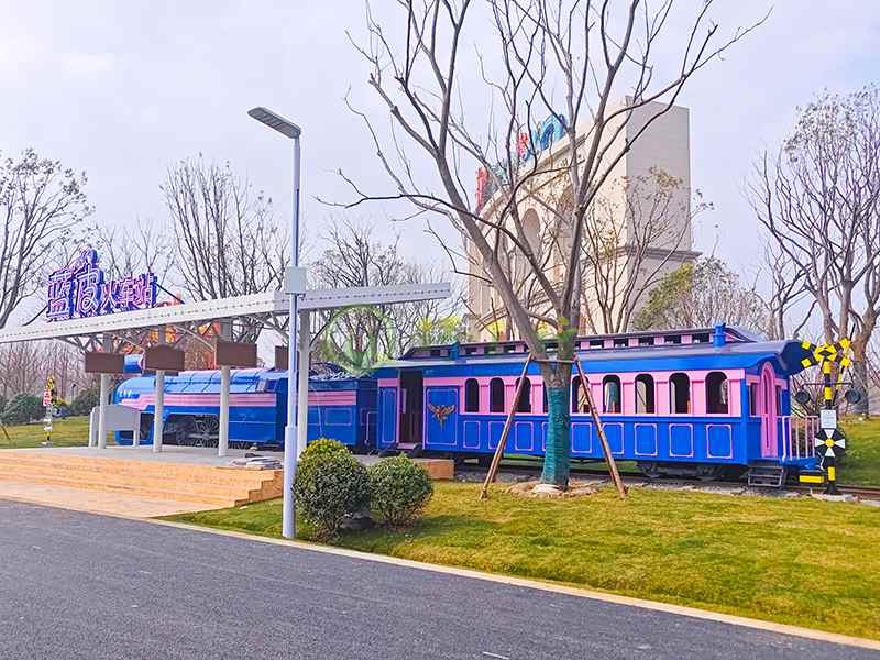 不锈钢火车雕塑金属镀锌板景观造型摆件 不锈钢火车雕塑金属镀锌板景观造型摆件